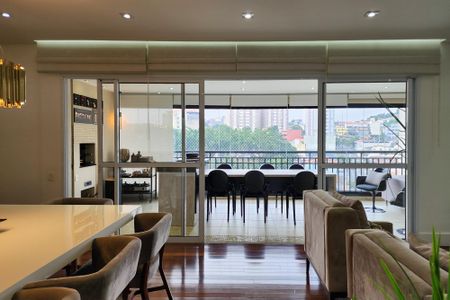 Apartamento para alugar com 243m², 3 quartos e 3 vagasSala