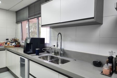 Apartamento para alugar com 243m², 3 quartos e 3 vagasCozinha