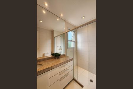 Apartamento para alugar com 243m², 3 quartos e 3 vagasBanheiro da Suíte 1