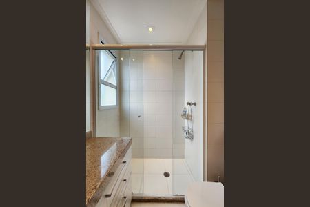 Apartamento para alugar com 243m², 3 quartos e 3 vagasBanheiro da Suíte 1