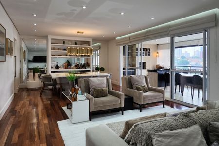 Apartamento para alugar com 243m², 3 quartos e 3 vagasSala