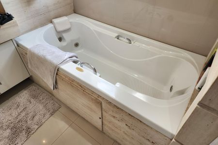 Apartamento para alugar com 243m², 3 quartos e 3 vagasBanheiro da Suíte 3