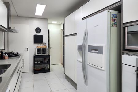 Apartamento para alugar com 243m², 3 quartos e 3 vagasCozinha