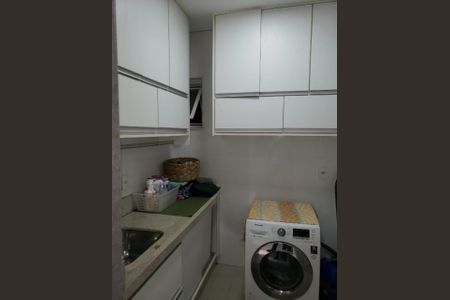 Casa de condomínio à venda com 315m², 3 quartos e 4 vagasFoto 01