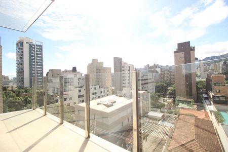 Apartamento à venda com 130m², 2 quartos e 2 vagasVaranda