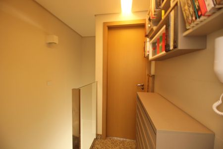 Apartamento à venda com 130m², 2 quartos e 2 vagasCorredor