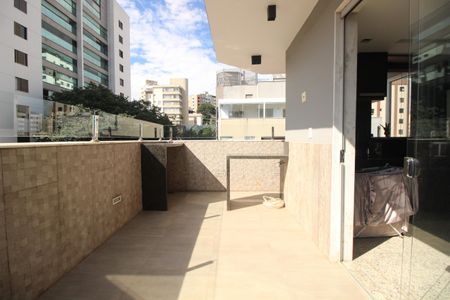 Apartamento à venda com 130m², 2 quartos e 2 vagasTerraço