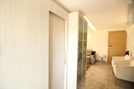 Apartamento à venda com 130m², 2 quartos e 2 vagasSala