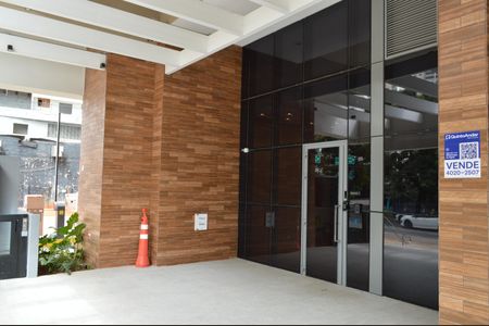 Apartamento à venda com 66m², 1 quarto e 1 vagaFachada + Plaquinha