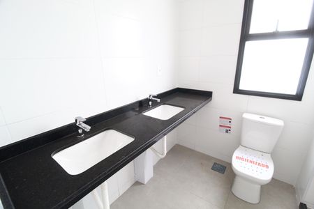 Apartamento para alugar com 130m², 3 quartos e 2 vagasBanheiro da Suíte 2