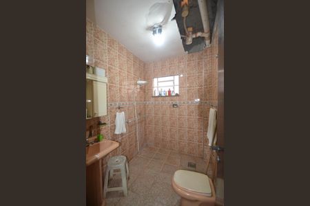 Casa à venda com 450m², 4 quartos e 4 vagasBanheiro 2