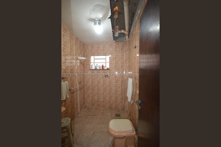 Casa à venda com 450m², 4 quartos e 4 vagasBanheiro 2