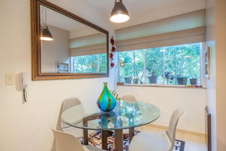 Apartamento à venda com 65m², 2 quartos e 1 vagaSala