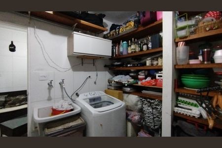 Casa à venda com 150m², 3 quartos e 1 vagaÁrea de serviço