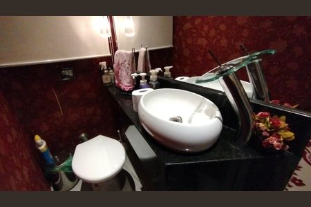 Casa à venda com 150m², 3 quartos e 1 vaga Lavabo