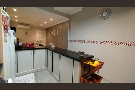 Casa à venda com 150m², 3 quartos e 1 vagaCozinha - Armários