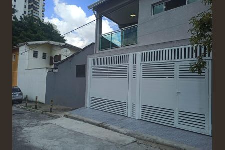 Casa à venda com 200m², 3 quartos e 3 vagasFachada Fundos