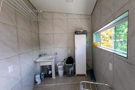 Casa à venda com 200m², 3 quartos e 3 vagasÁrea de Serviço