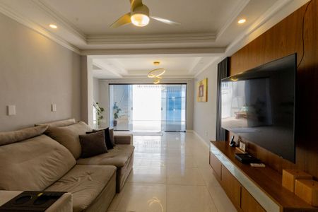 Casa à venda com 200m², 3 quartos e 3 vagasSala de estar