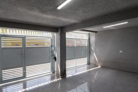 Casa à venda com 200m², 3 quartos e 3 vagasGaragem fundos