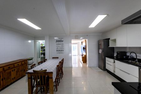 Casa à venda com 200m², 3 quartos e 3 vagasCozinha