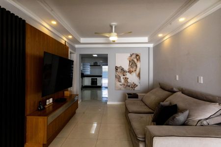 Casa à venda com 200m², 3 quartos e 3 vagasSala de estar