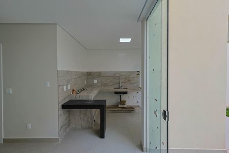 Casa à venda com 160m², 4 quartos e 3 vagas Casa à venda com 160m², 4 quartos e 3 vagasCozinha