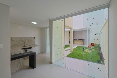 Casa à venda com 160m², 4 quartos e 3 vagas Casa à venda com 160m², 4 quartos e 3 vagasCozinha