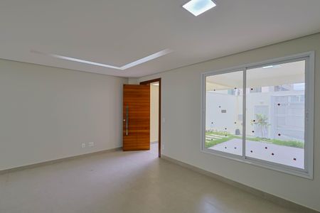 Casa à venda com 160m², 4 quartos e 3 vagas Casa à venda com 160m², 4 quartos e 3 vagasSala