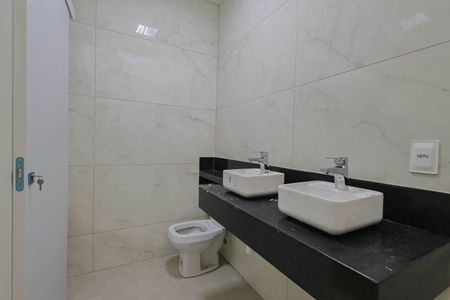 Casa à venda com 160m², 4 quartos e 3 vagas Casa à venda com 160m², 4 quartos e 3 vagasBanheiro da Suíte 2