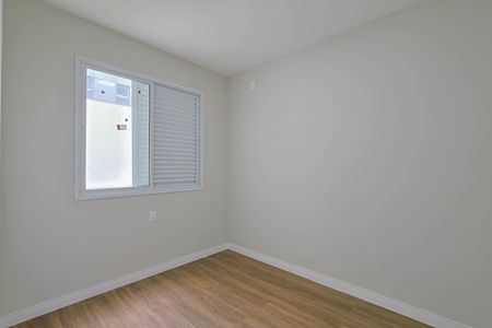 Casa à venda com 160m², 4 quartos e 3 vagas Casa à venda com 160m², 4 quartos e 3 vagasQuarto 1