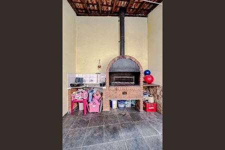 Casa à venda com 210m², 3 quartos e 2 vagasÁrea externa