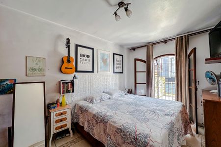 Casa à venda com 210m², 3 quartos e 2 vagasQuarto 1 - Suíte