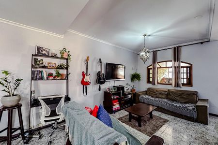 Casa à venda com 210m², 3 quartos e 2 vagasSala