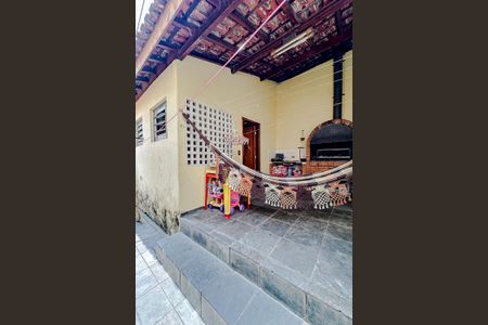 Casa à venda com 210m², 3 quartos e 2 vagasÁrea externa