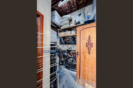 Casa à venda com 210m², 3 quartos e 2 vagasÁrea de Serviço