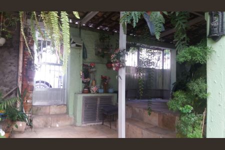 Casa à venda com 230m², 2 quartos e sem vaga