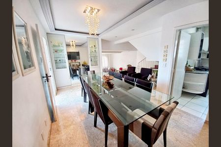 Casa à venda com 325m², 5 quartos e 4 vagas