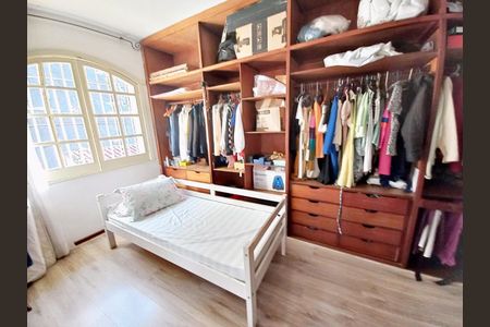 Casa à venda com 325m², 5 quartos e 4 vagas