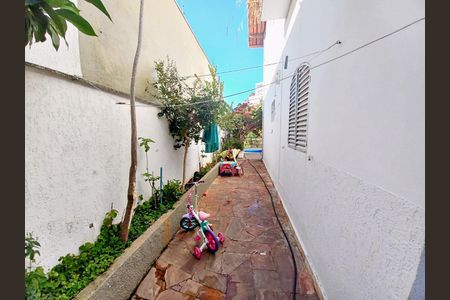 Casa à venda com 325m², 5 quartos e 4 vagas