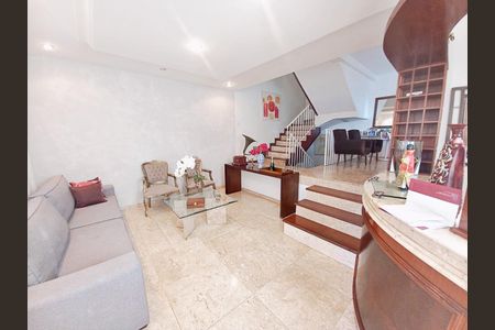 Casa à venda com 325m², 5 quartos e 4 vagas