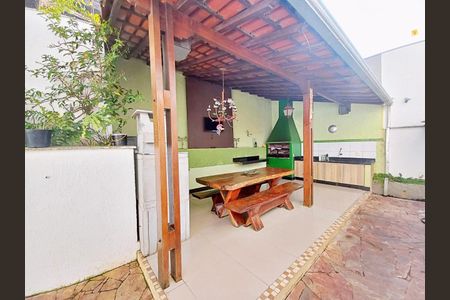 Casa à venda com 325m², 5 quartos e 4 vagas