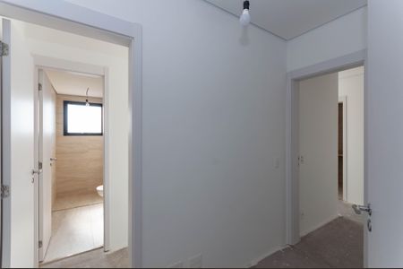 Apartamento à venda com 312m², 3 quartos e 4 vagasCirculação das Suítes