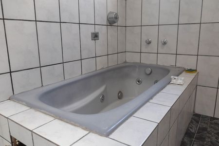 Casa à venda com 170m², 2 quartos e 2 vagasBanheiro da Suíte 1