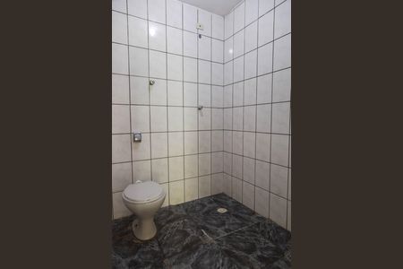 Casa à venda com 170m², 2 quartos e 2 vagasBanheiro da Suíte 2 