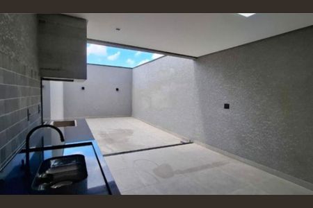 Casa à venda com 177m², 3 quartos e 5 vagas