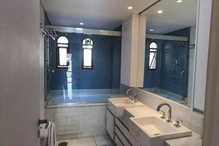 Apartamento à venda com 288m², 3 quartos e 3 vagas