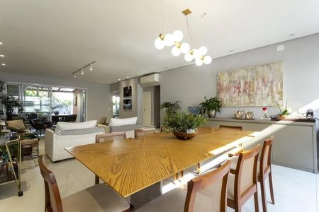 Casa de condomínio à venda com 324m², 4 quartos e 5 vagas