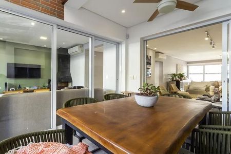 Casa de condomínio à venda com 324m², 4 quartos e 5 vagas