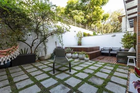 Casa de condomínio à venda com 324m², 4 quartos e 5 vagas